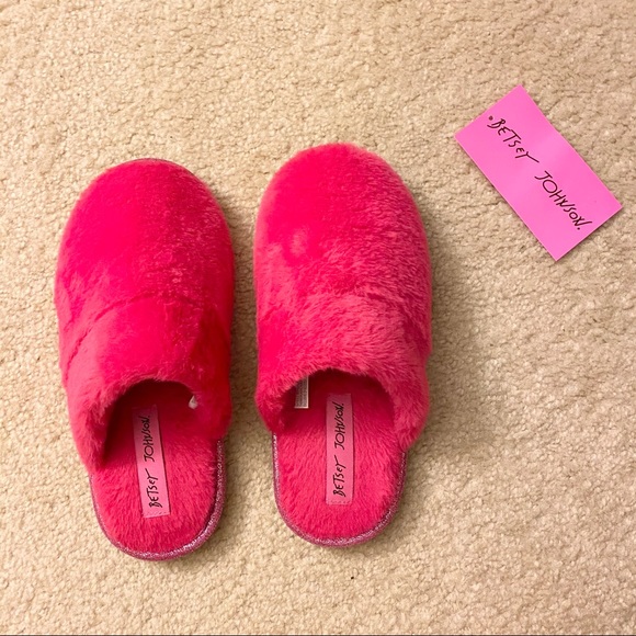 hot pink fuzzy slippers